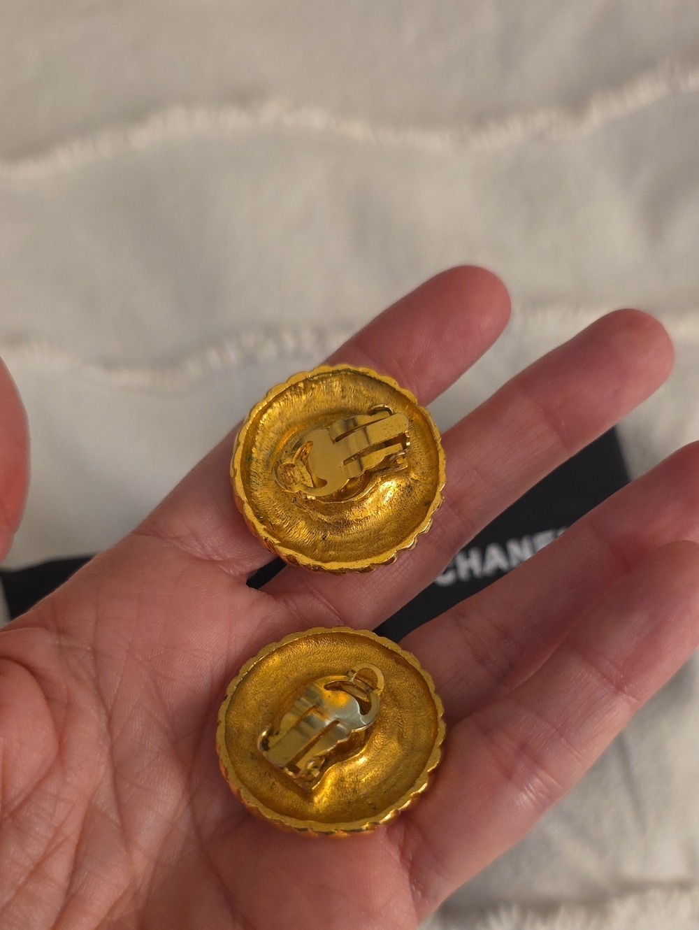 Chanel Vintage Clip On Earrings - Picture 3 of 12